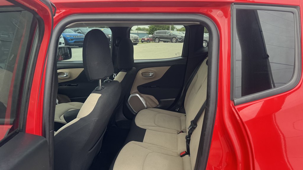 Photo 22 of this JEEP RENEGADE