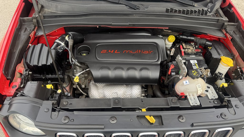 Photo 10 of this JEEP RENEGADE
