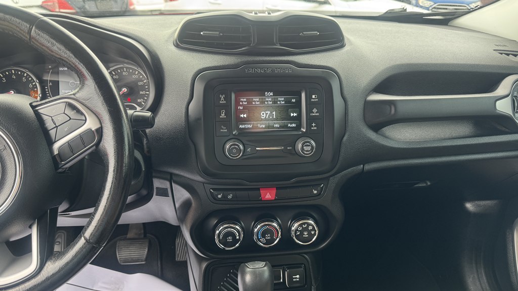 Photo 19 of this JEEP RENEGADE