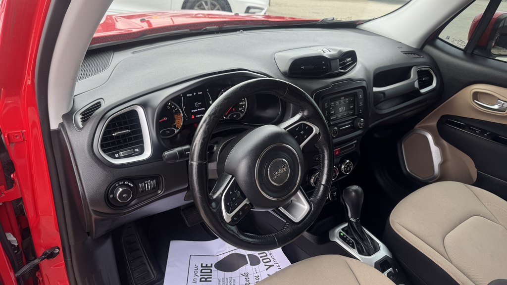 Photo 15 of this JEEP RENEGADE