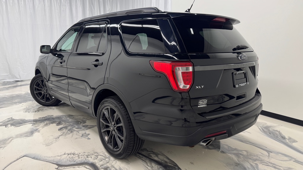 Photo 6 of this FORD EXPLORER