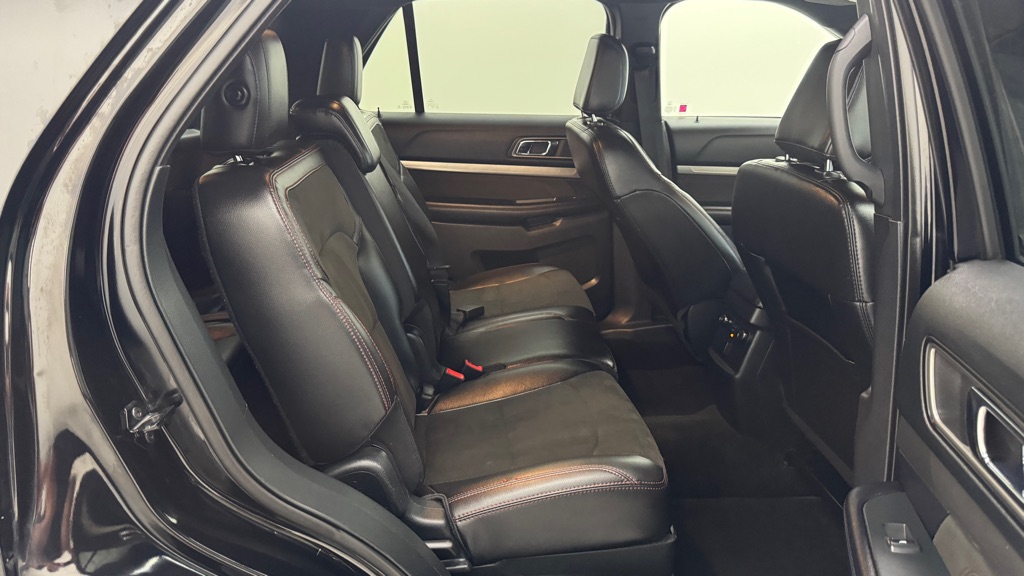 Photo 24 of this FORD EXPLORER