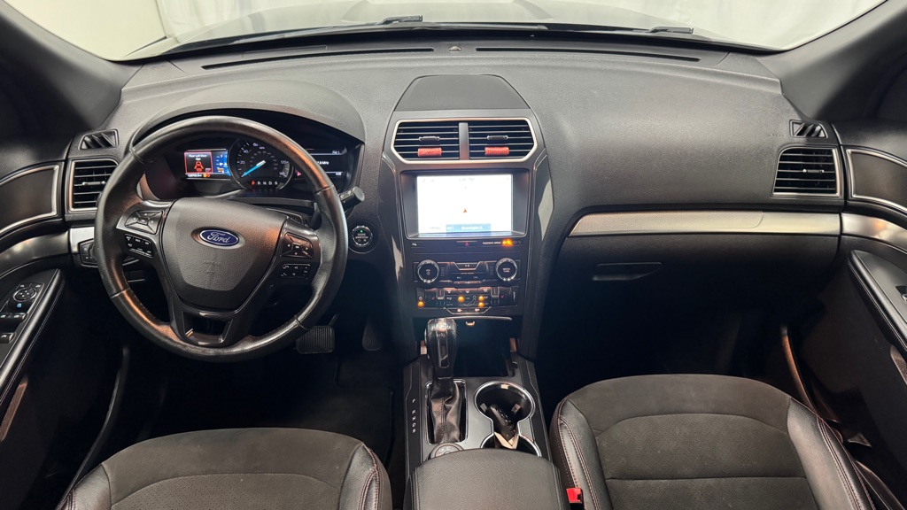 Photo 22 of this FORD EXPLORER