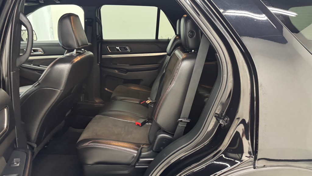 Photo 21 of this FORD EXPLORER