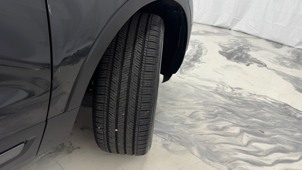 Photo 11 of this FORD EXPLORER