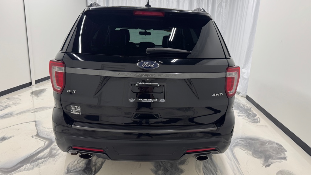 Photo 7 of this FORD EXPLORER