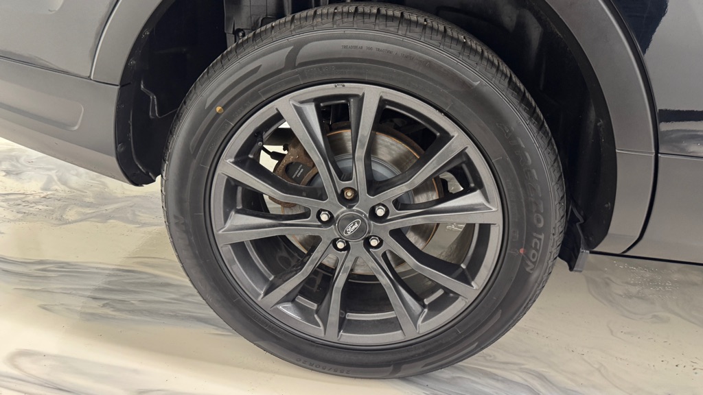 Photo 12 of this FORD EXPLORER