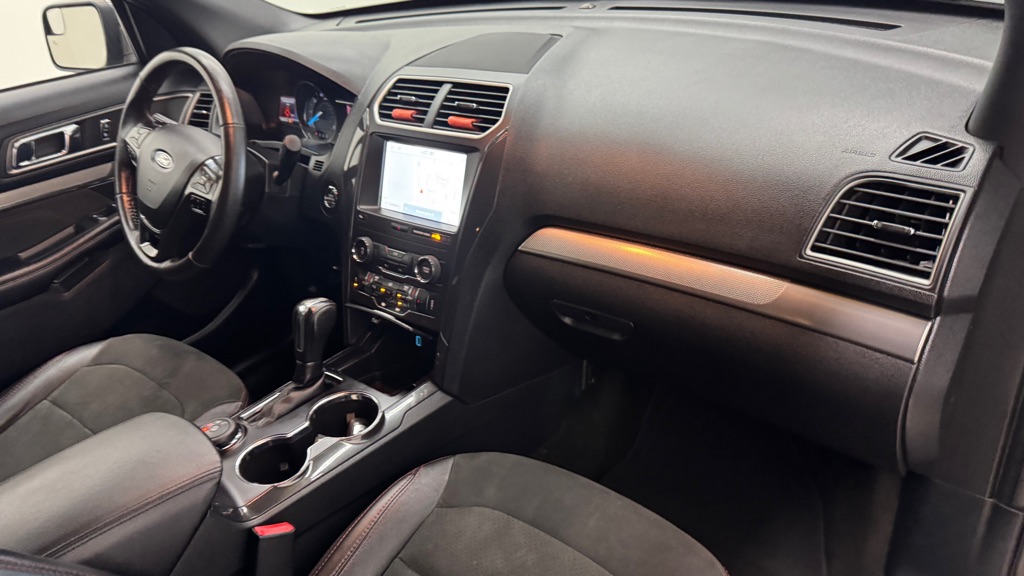 Photo 27 of this FORD EXPLORER