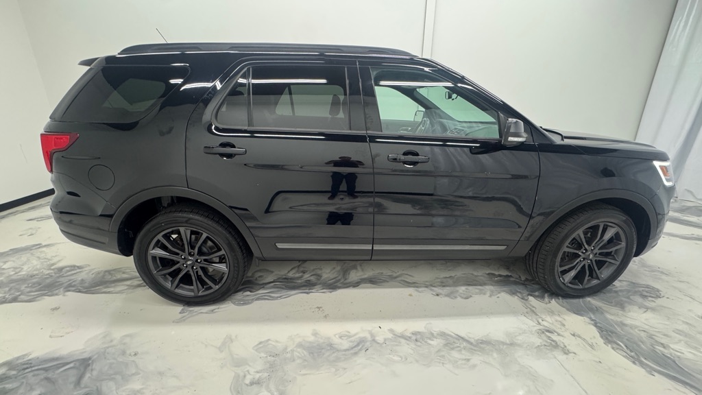 Photo 10 of this FORD EXPLORER