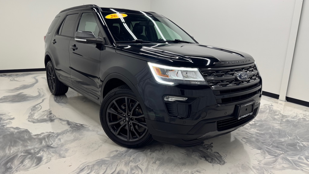Photo 2 of this FORD EXPLORER