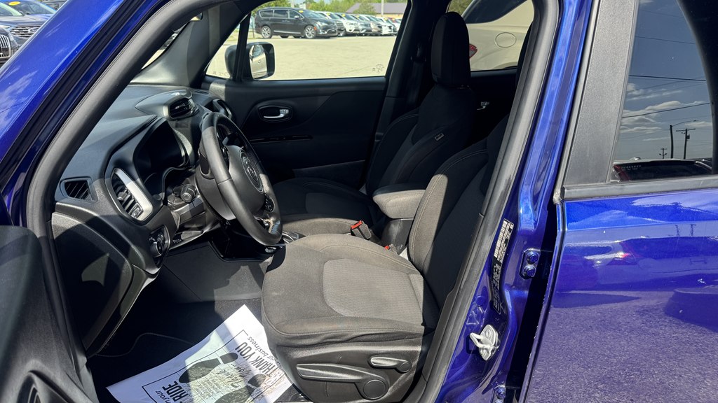 Photo 15 of this JEEP RENEGADE