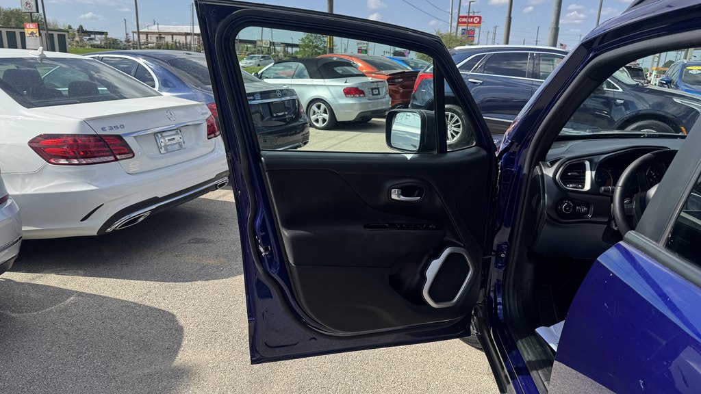 Photo 13 of this JEEP RENEGADE