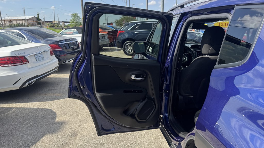 Photo 20 of this JEEP RENEGADE