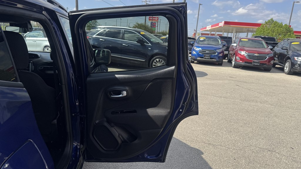 Photo 23 of this JEEP RENEGADE