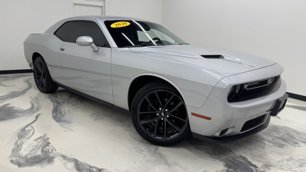 Photo 2 of this DODGE CHALLENGER