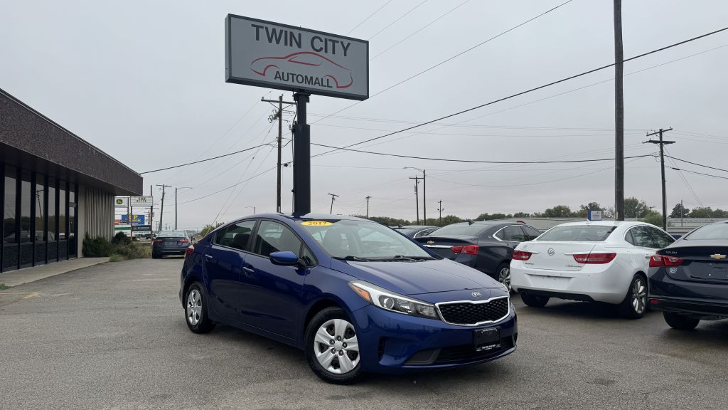 2017 KIA FORTE LX's photo