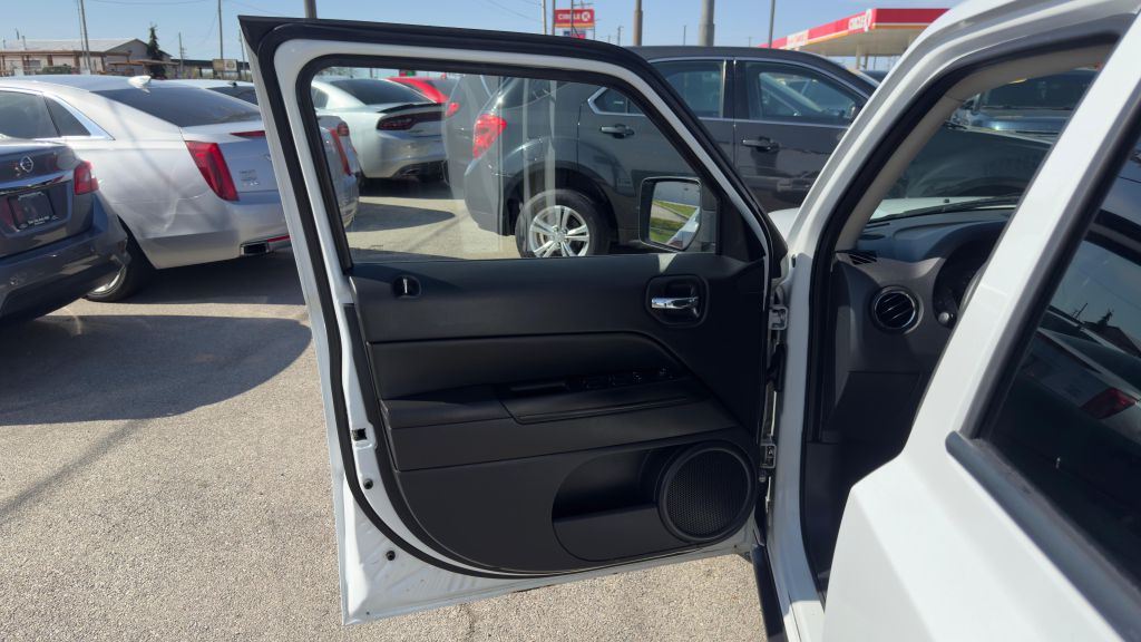 Photo 15 of this JEEP PATRIOT