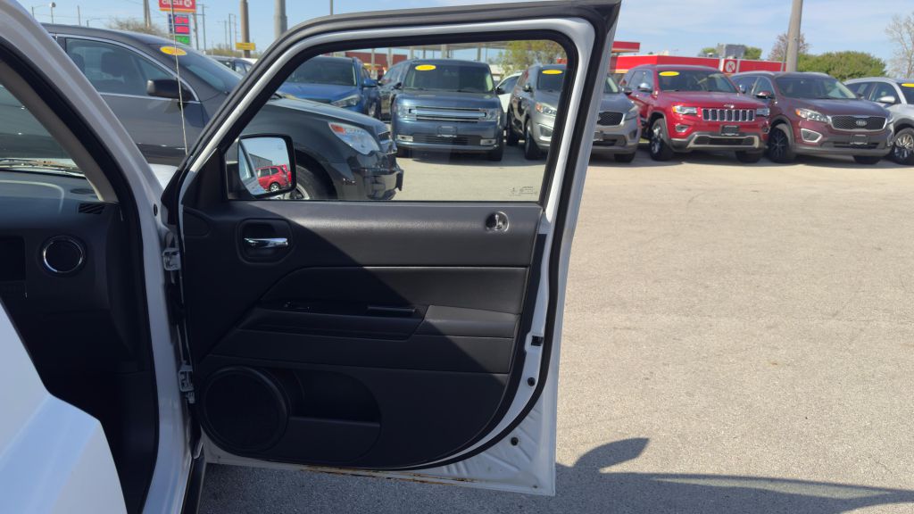 Photo 17 of this JEEP PATRIOT