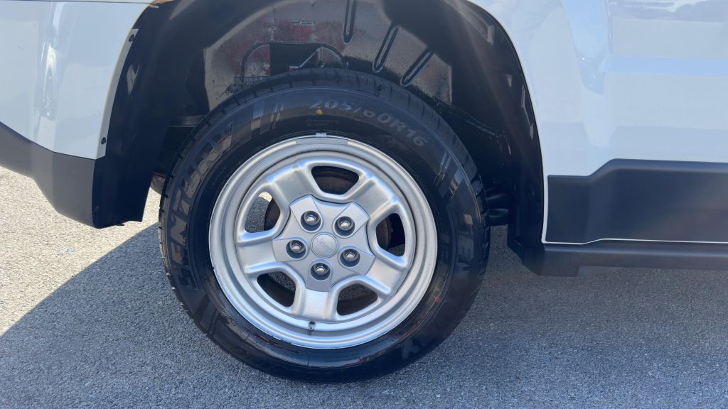 Photo 10 of this JEEP PATRIOT