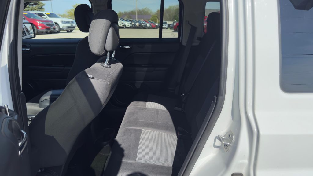 Photo 20 of this JEEP PATRIOT