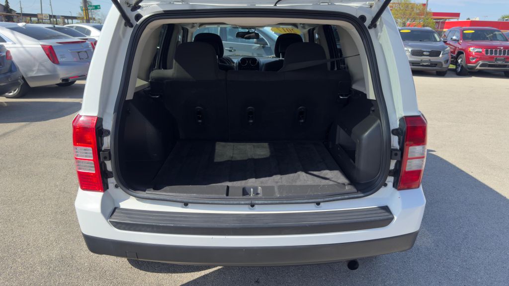 Photo 22 of this JEEP PATRIOT