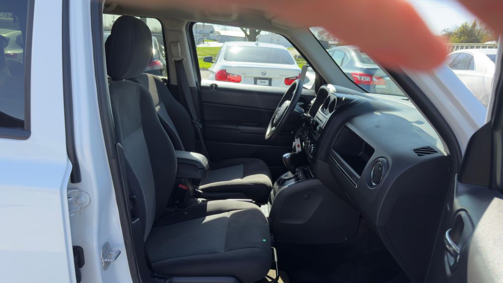 Photo 25 of this JEEP PATRIOT