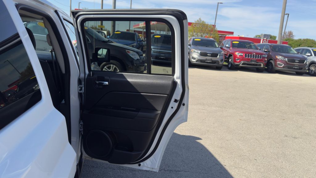 Photo 26 of this JEEP PATRIOT