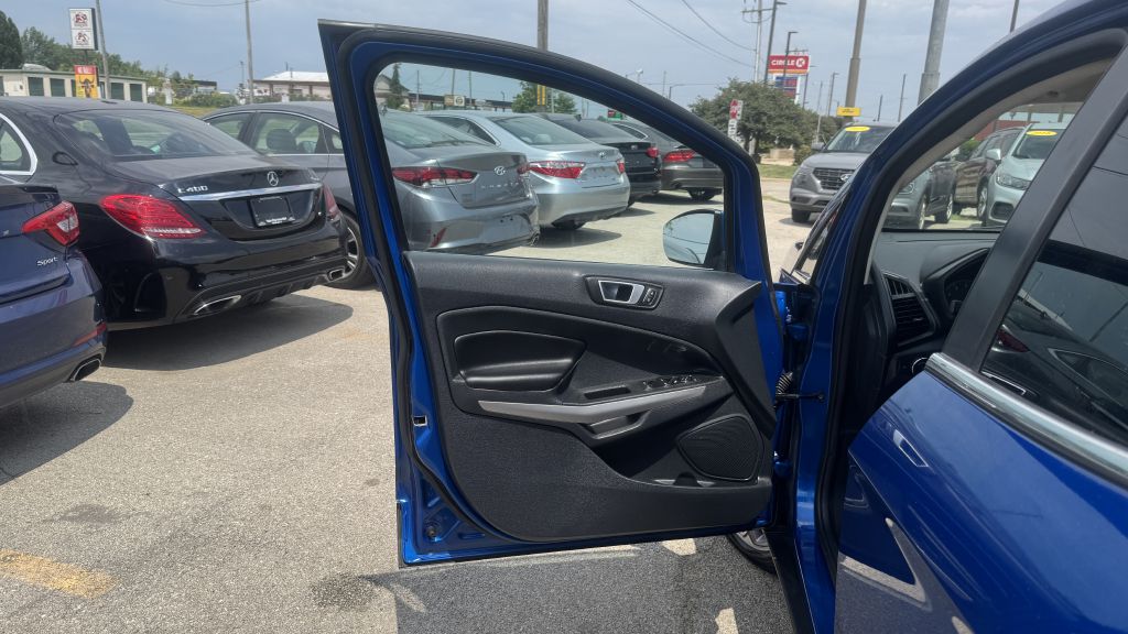 Photo 15 of this FORD ECOSPORT