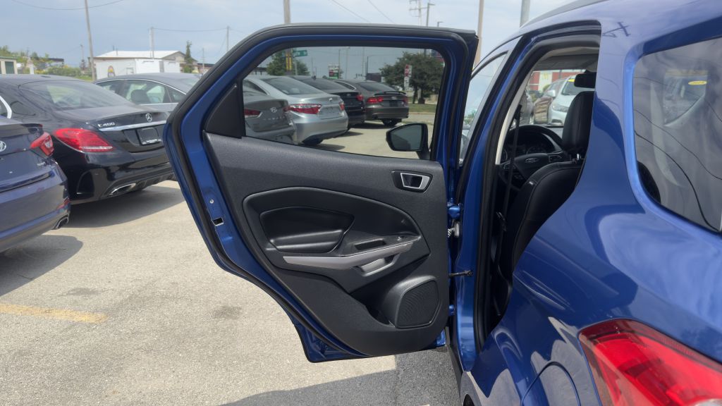 Photo 20 of this FORD ECOSPORT