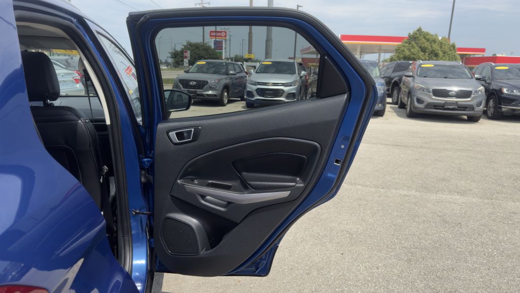Photo 24 of this FORD ECOSPORT