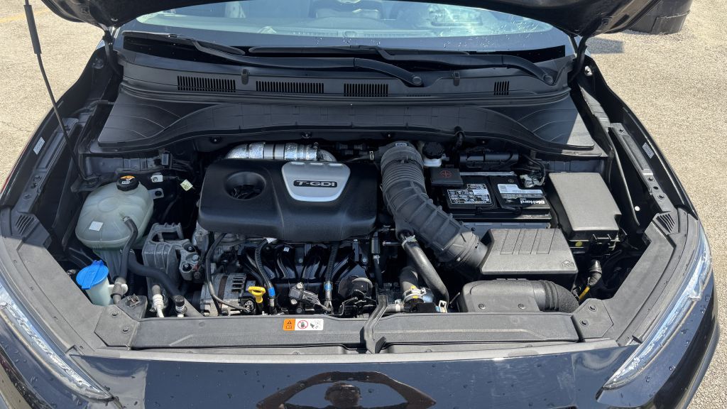 Photo 9 of this HYUNDAI KONA