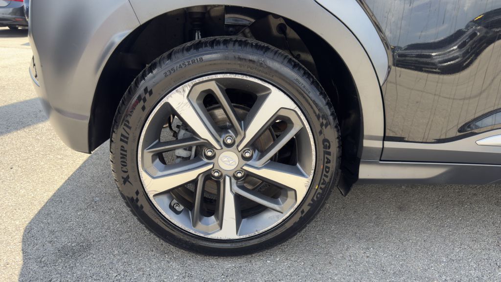Photo 12 of this HYUNDAI KONA