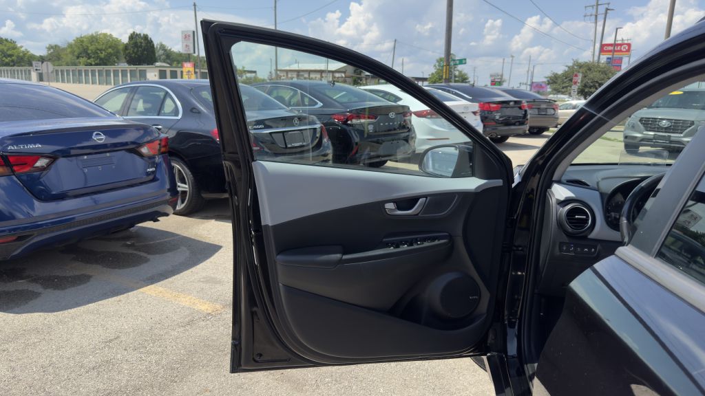 Photo 13 of this HYUNDAI KONA