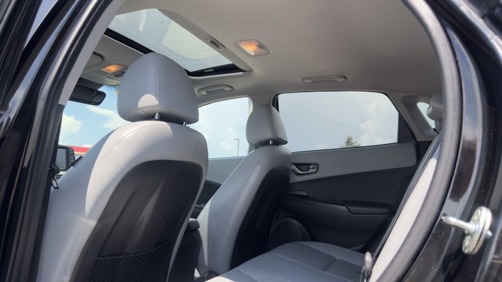 Photo 22 of this HYUNDAI KONA
