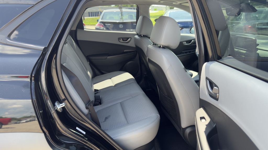 Photo 25 of this HYUNDAI KONA