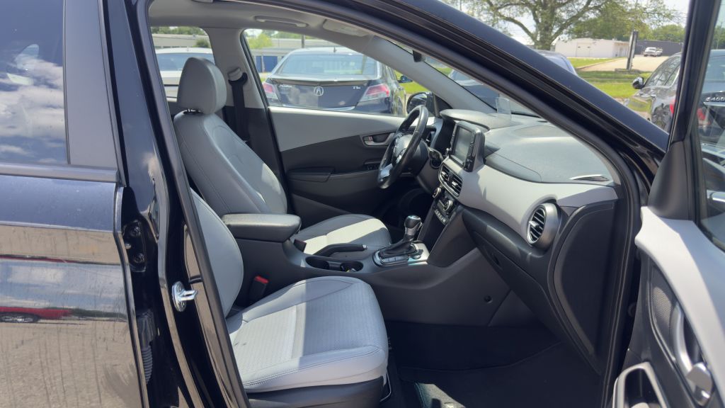 Photo 28 of this HYUNDAI KONA