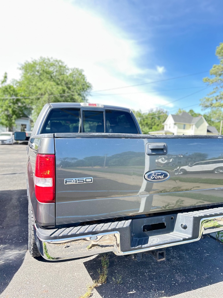 Photo 4 of this FORD F150