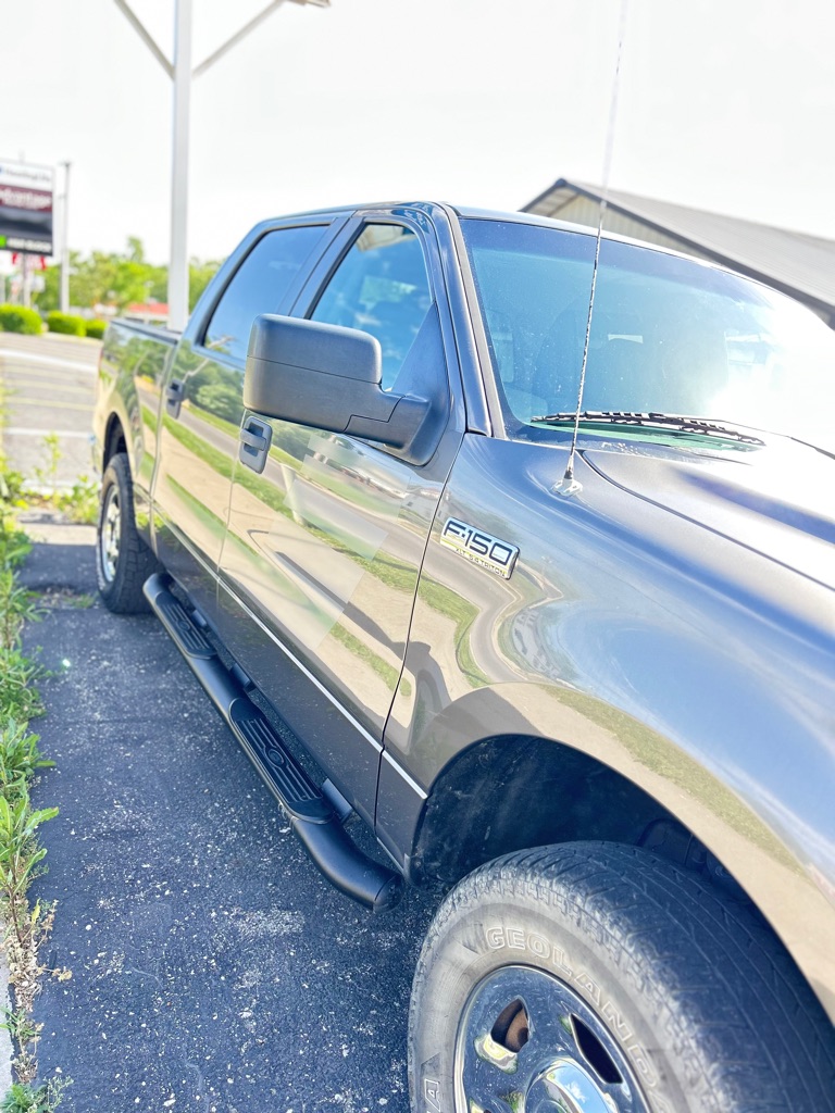 Photo 3 of this FORD F150