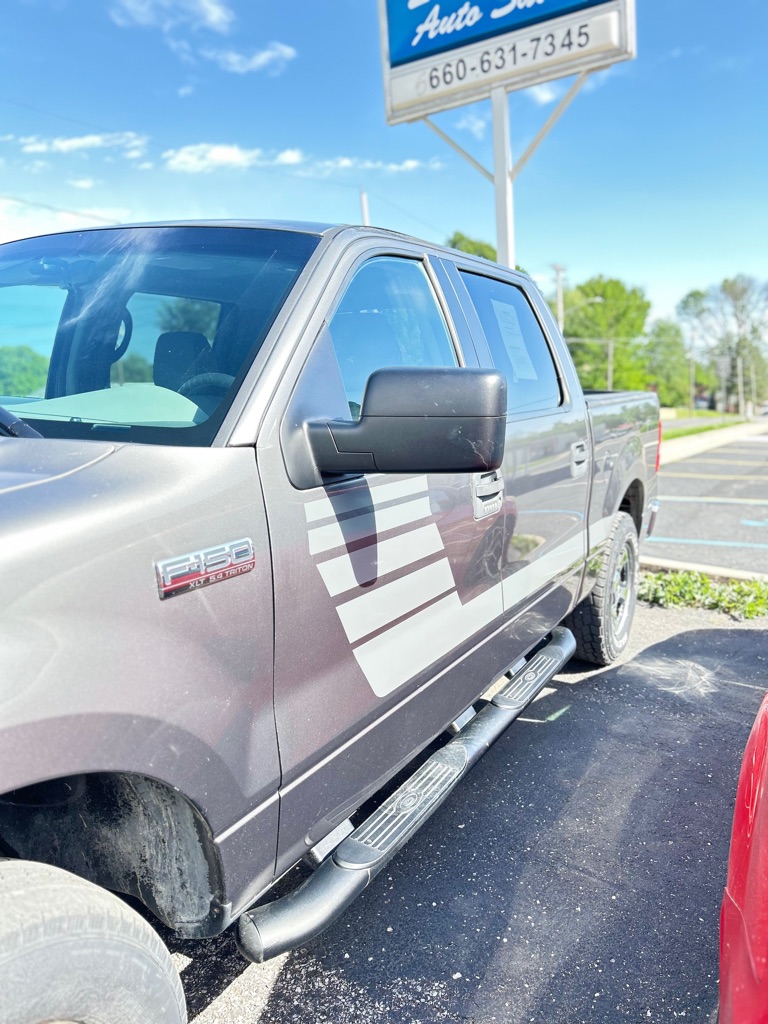 Photo 2 of this FORD F150