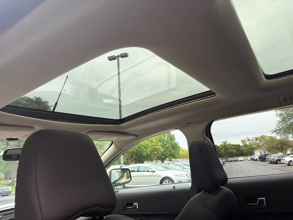 Photo 50 of this FORD EDGE