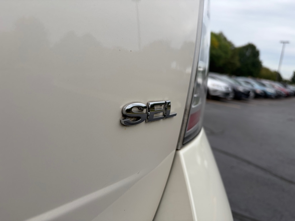 Photo 20 of this FORD EDGE