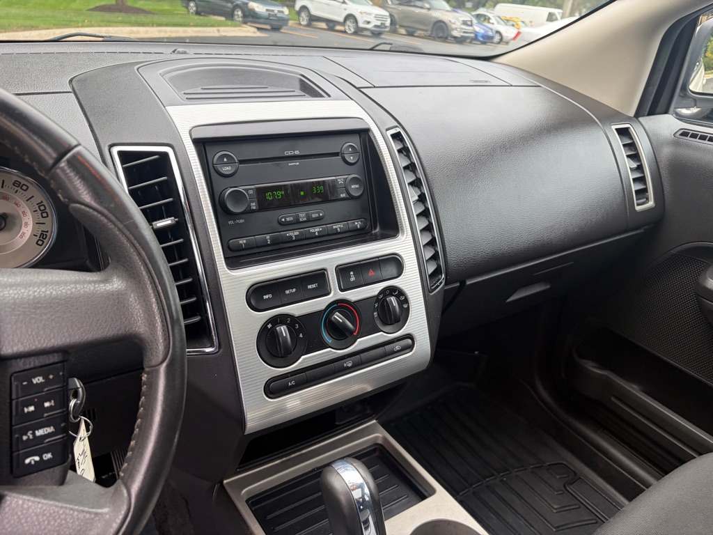 Photo 29 of this FORD EDGE