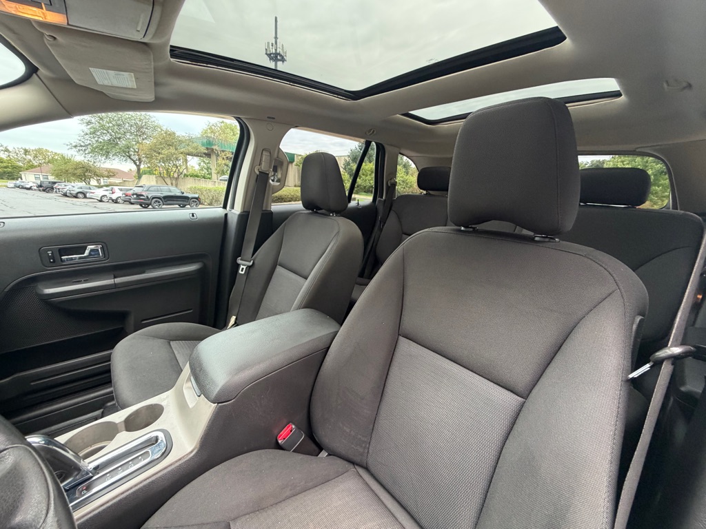 Photo 39 of this FORD EDGE