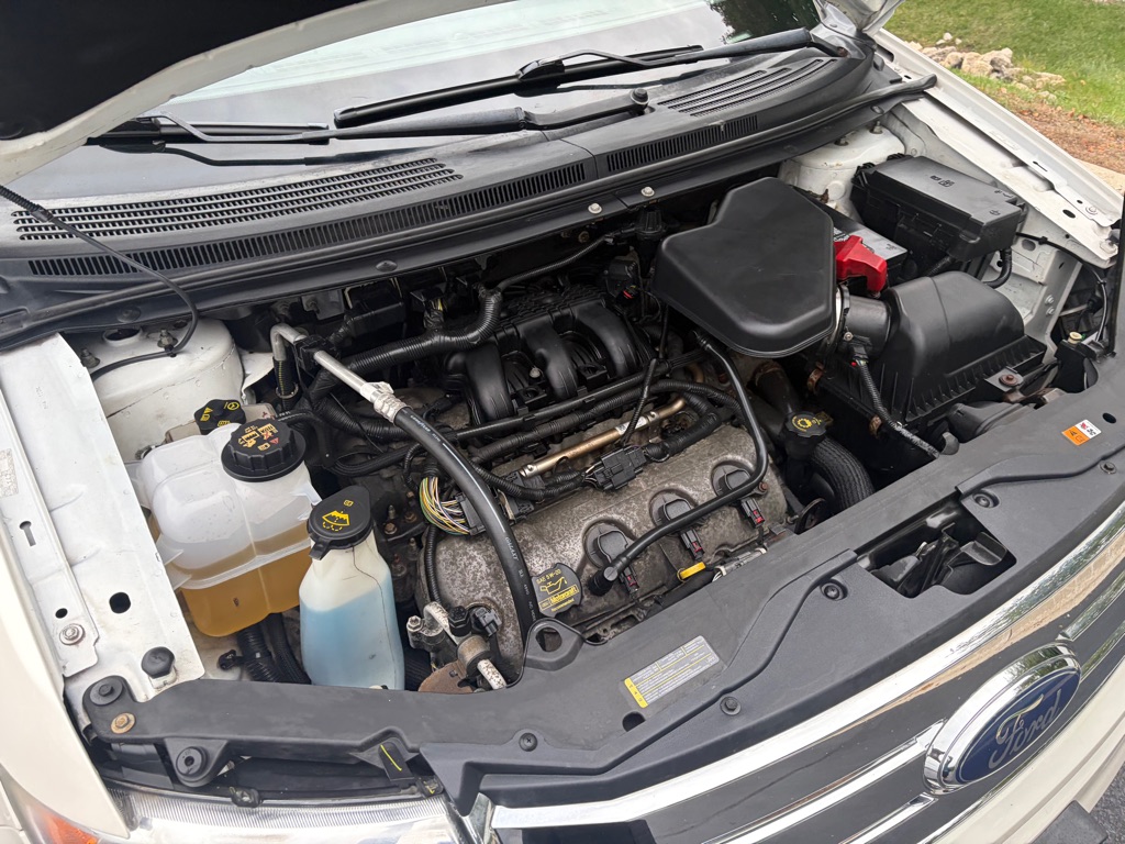 Photo 24 of this FORD EDGE