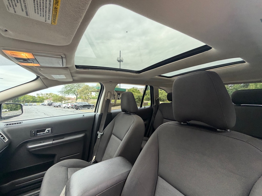 Photo 41 of this FORD EDGE