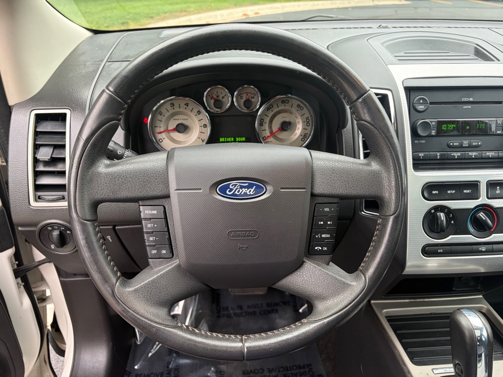 Photo 28 of this FORD EDGE