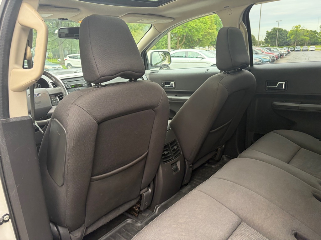 Photo 49 of this FORD EDGE