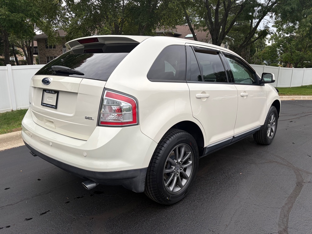 Photo 8 of this FORD EDGE