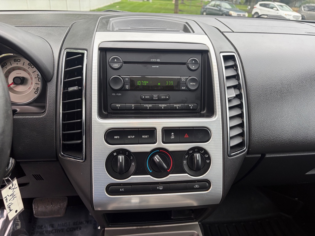 Photo 30 of this FORD EDGE