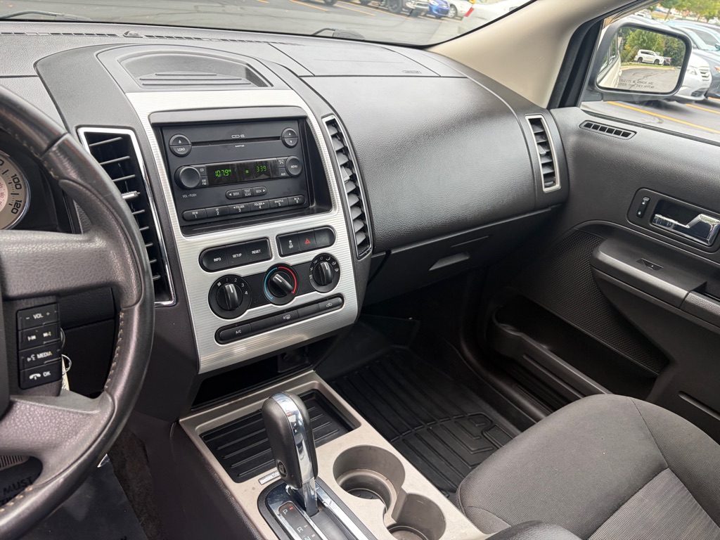 Photo 32 of this FORD EDGE